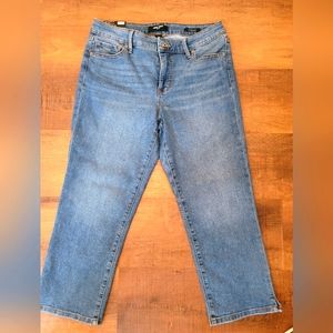 Nine West Women's Chrystie Capri